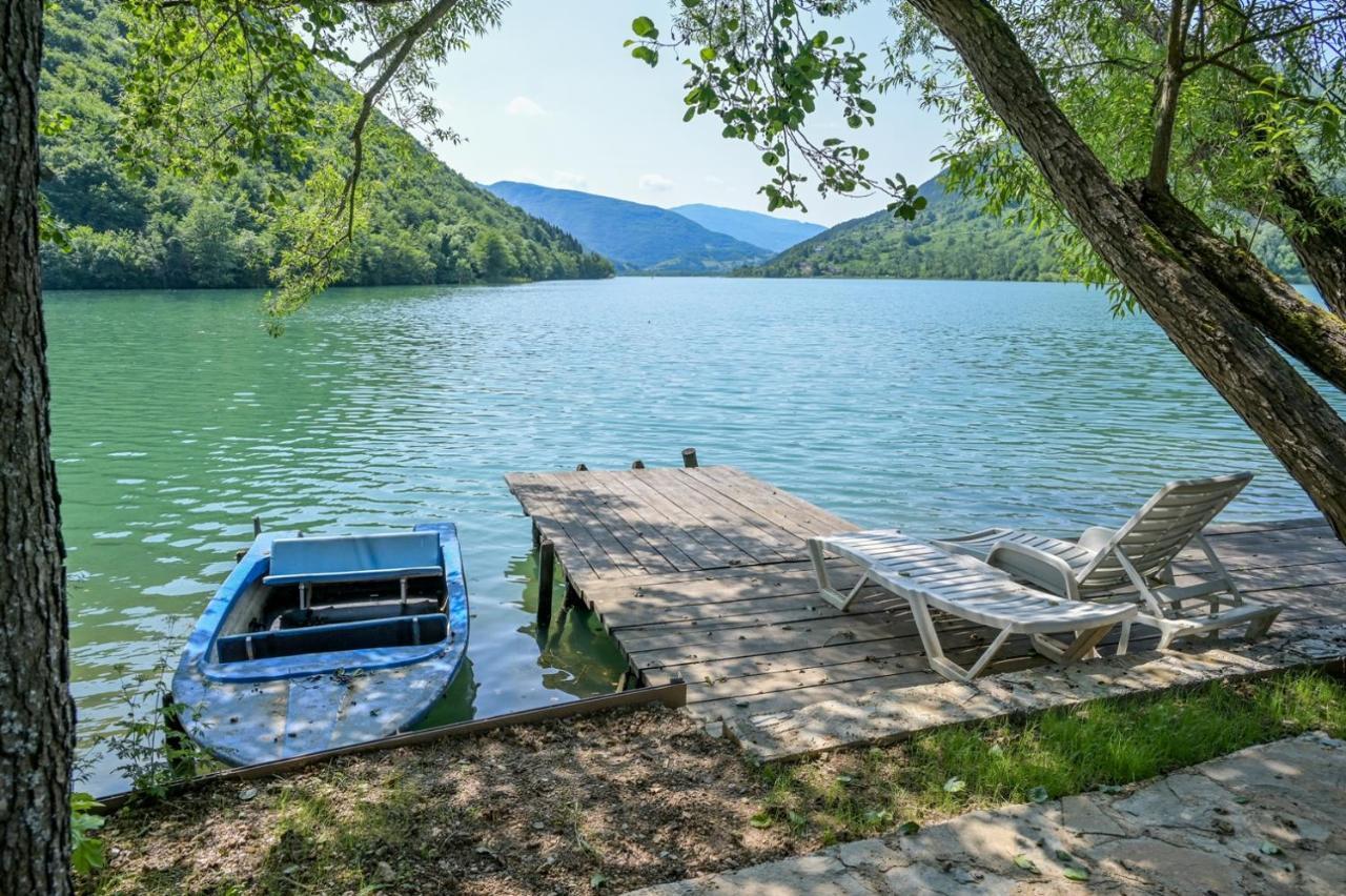 Forest Dream Lake House Jajce Eksteriør billede